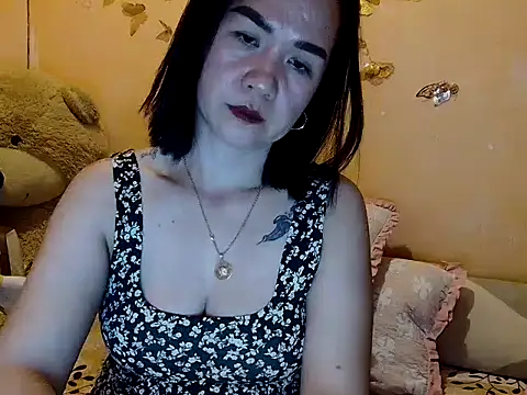 Snapshot of KissHott chatting on 4, 2, 2026 KissHott online show from 4, 2, 2026