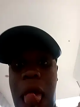 Snapshot of Phat_booty222 chatting on 13, 10, 2025 Phat booty222 online show from 13, 10, 2025