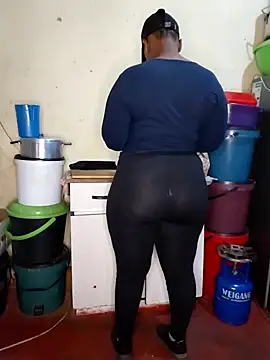 Snapshot of Phat_booty222 chatting on 20, 10, 2025 Phat booty222 online show from 20, 10, 2025