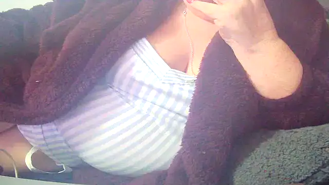 Playful MILF Demi online show from 4, 3, 2026