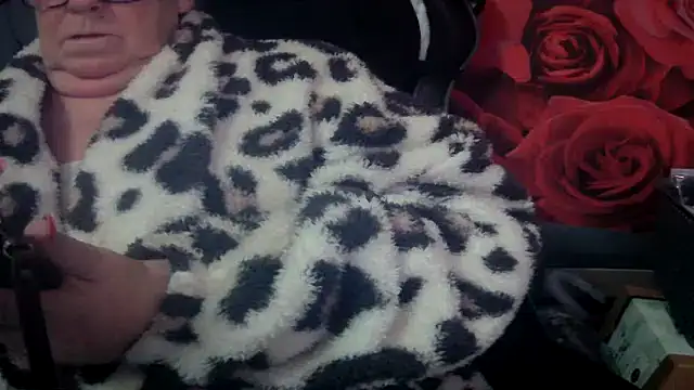 Playful MILF Demi online show from 12, 3, 2026