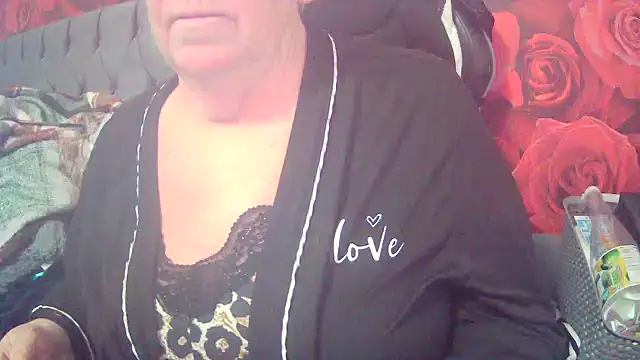 Playful MILF Demi online show from 21, 3, 2026