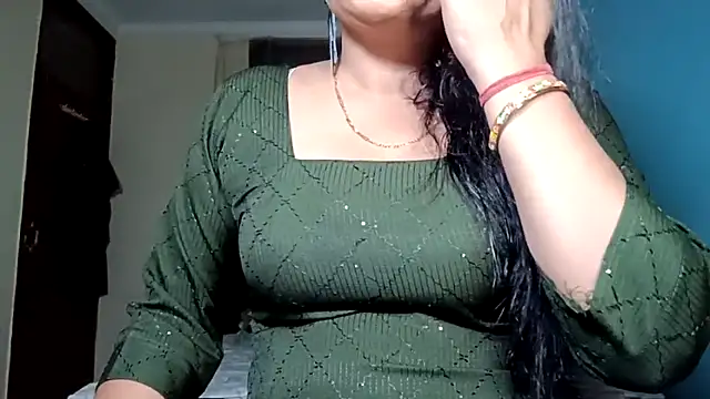 Snapshot of horny_milf_couple chatting on 22, 4, 2026 horny milf couple online show from 22, 4, 2026