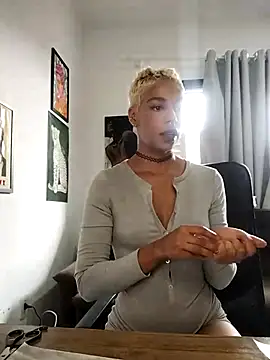 Snapshot of Helenoir chatting on 26, 2, 2026 Helenoir online show from 26, 2, 2026