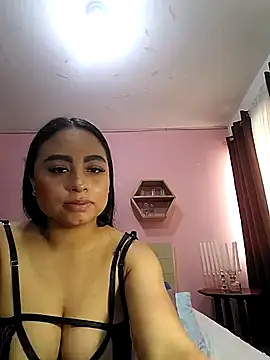 Snapshot of Alice-bolton- chatting on 14, 10, 2025 Alice-bolton- online show from 14, 10, 2025