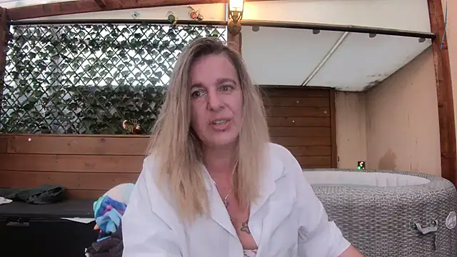 Snapshot of Delichieuse5 chatting on 24, 6, 2026 Delichieuse5 online show from 24, 6, 2026