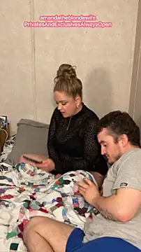 Snapshot of amandatheblondewife chatting on 24, 5, 2026 amandatheblondewife online show from 24, 5, 2026