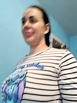 Stefaniyaxq online show from 2, 12, 2025