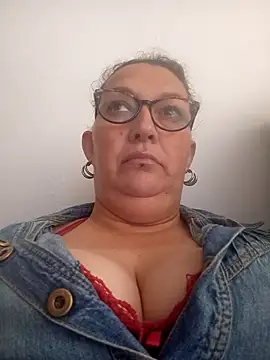 -saraqueen- online show from 24, 10, 2025