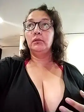 -saraqueen- online show from 12, 11, 2025