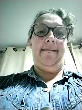 -saraqueen- online show from 14, 11, 2025