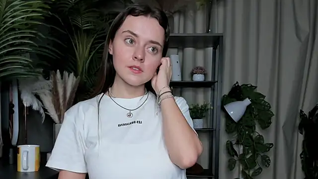 ThelmaJusto online show from 20, 10, 2025