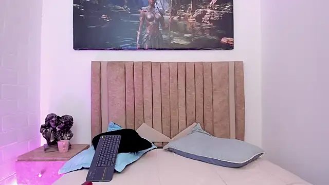 Timothe Evans online show from 3, 12, 2025