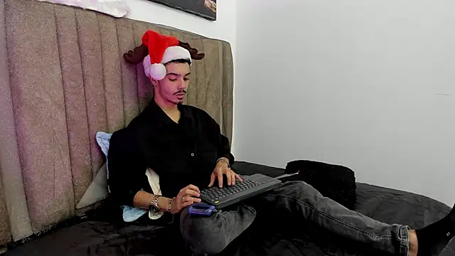 Timothe Evans online show from 17, 12, 2025