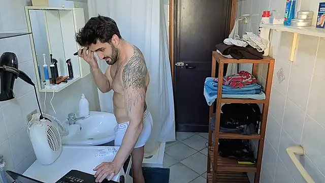 Snapshot of Al3xox02 chatting on 25, 3, 2026 Al3xox02 online show from 25, 3, 2026