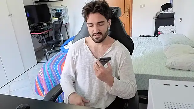 Snapshot of Al3xox02 chatting on 28, 3, 2026 Al3xox02 online show from 28, 3, 2026