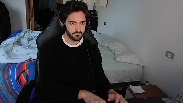 Snapshot of Al3xox02 chatting on 1, 4, 2026 Al3xox02 online show from 1, 4, 2026