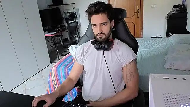 Snapshot of Al3xox02 chatting on 3, 4, 2026 Al3xox02 online show from 3, 4, 2026