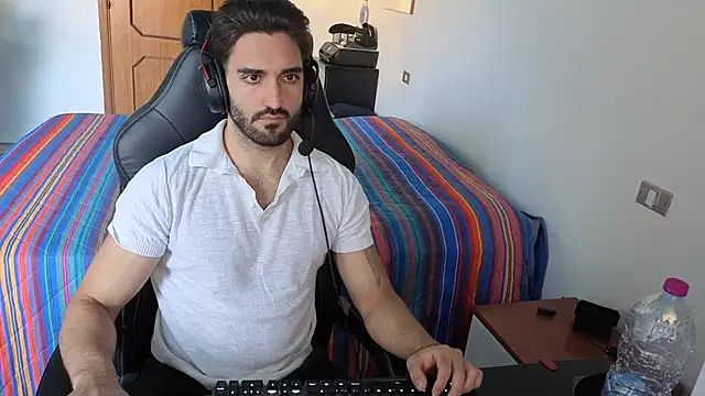 Snapshot of Al3xox02 chatting on 16, 4, 2026 Al3xox02 online show from 16, 4, 2026