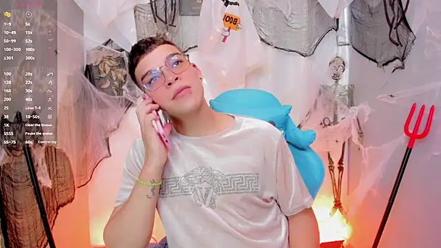 Snapshot of alex_boyy chatting on 29, 10, 2025 alex boyy online show from 29, 10, 2025