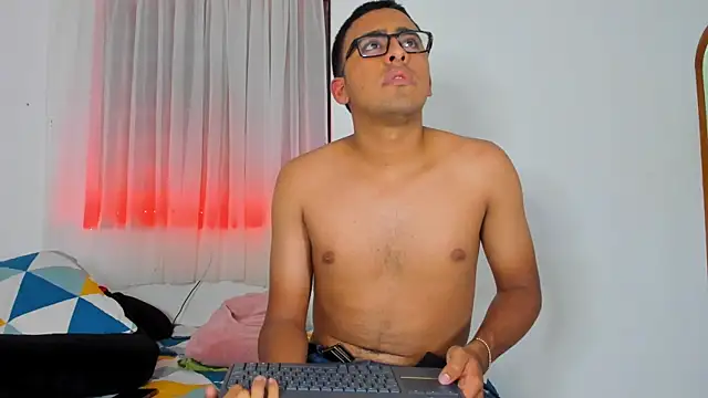 Sexy Couple Xx online show from 13, 10, 2025