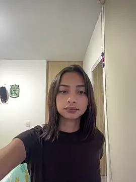 Snapshot of lena_martinn chatting on 7, 5, 2026 lena martinn online show from 7, 5, 2026