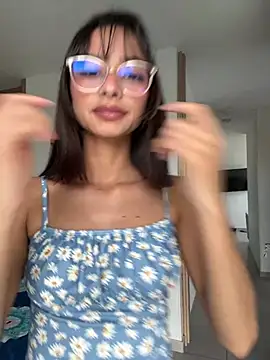 Snapshot of lena_martinn chatting on 30, 6, 2026 lena martinn online show from 30, 6, 2026
