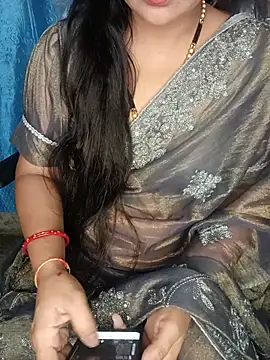 Snapshot of Rashmi_011 chatting on 7, 6, 2026 Rashmi 011 online show from 7, 6, 2026