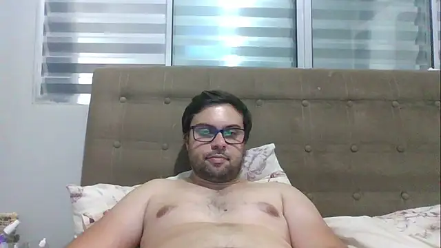 Snapshot of CasalManeiro25 chatting on 21, 10, 2025 CasalManeiro25 online show from 21, 10, 2025