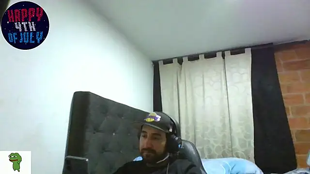 Snapshot of coolfriki chatting on 5, 7, 2026 coolfriki online show from 5, 7, 2026