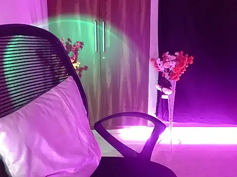 Snapshot of Roiseeee chatting on 10, 4, 2026 Roiseeee online show from 10, 4, 2026