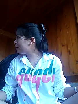 Snapshot of kun-love chatting on 15, 10, 2025 kun-love online show from 15, 10, 2025