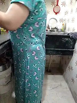 Snapshot of janvi_100 chatting on 13, 10, 2025 janvi 100 online show from 13, 10, 2025