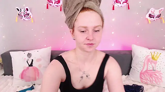 Snapshot of Evarey_ chatting on 8, 7, 2026 Evarey online show from 8, 7, 2026