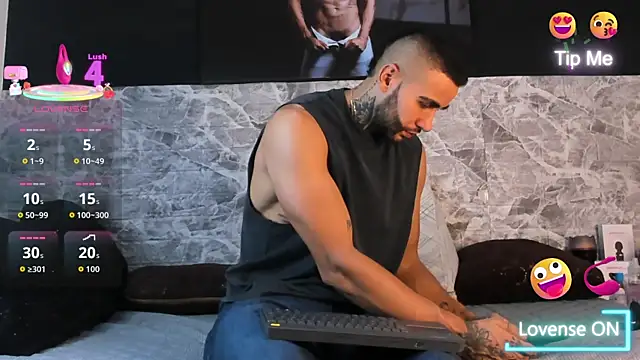 Snapshot of Danny_Willson chatting on 21, 10, 2025 Danny Willson online show from 21, 10, 2025