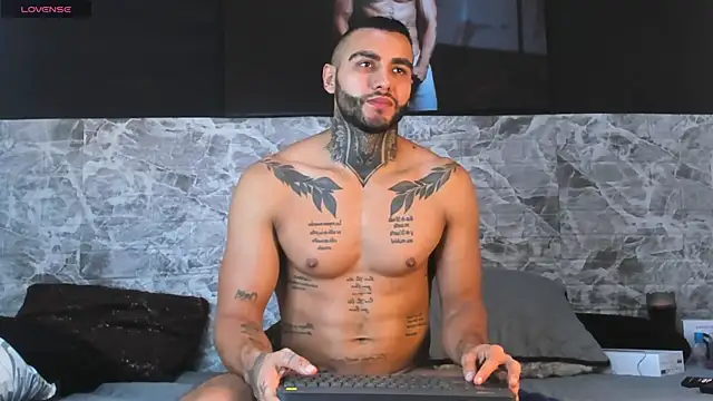 Snapshot of Danny_Willson chatting on 25, 10, 2025 Danny Willson online show from 25, 10, 2025