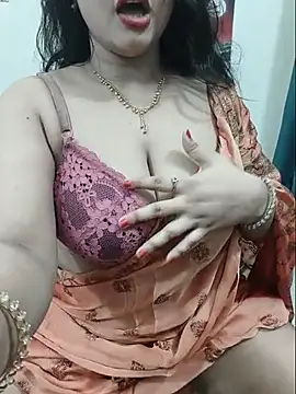 Snapshot of Beauty_Queen_Soniya chatting on 13, 7, 2026 Beauty Queen Soniya online show from 13, 7, 2026