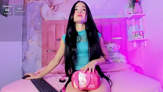 Snapshot of Isis_Blaze chatting on 7, 7, 2026 Isis Blaze online show from 7, 7, 2026