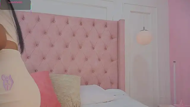 Julietaa Miller online show from 22, 10, 2025