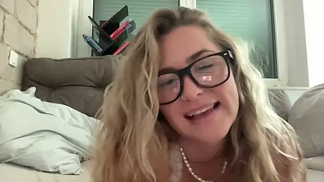 goddesemiiyy online show from 9, 10, 2025