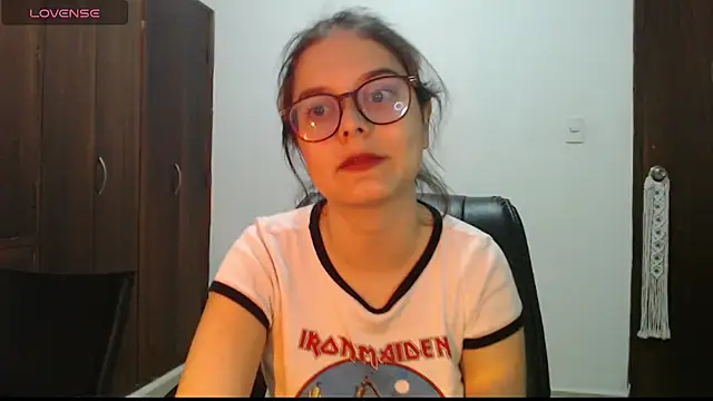 CarlaLorez online show from 18, 10, 2025