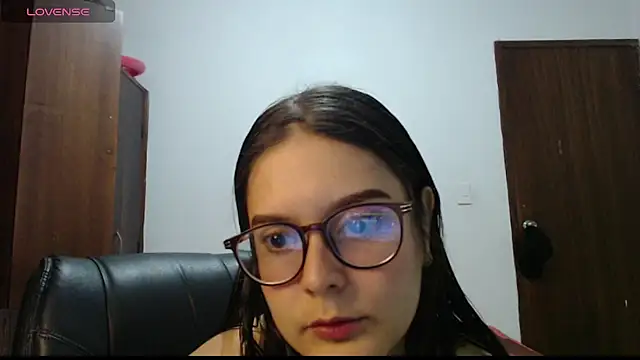 Snapshot of CarlaLorez chatting on 14, 6, 2026 CarlaLorez online show from 14, 6, 2026