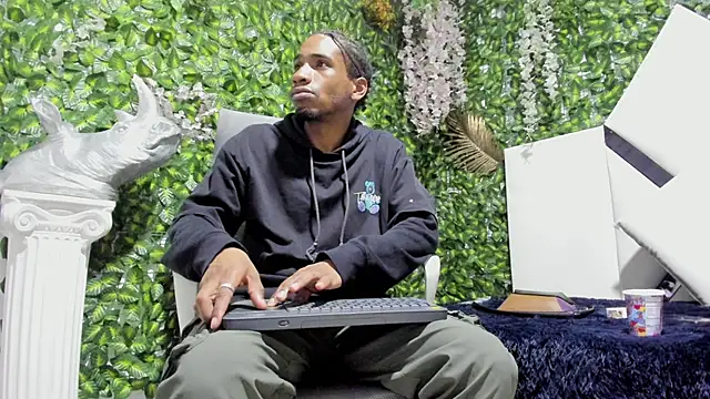 REDBRYAN EBANO online show from 5, 11, 2025