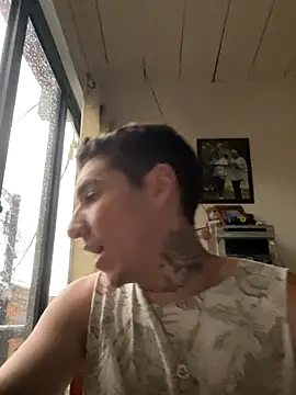 Snapshot of davidxxx_2012 chatting on 15, 10, 2025 davidxxx 2012 online show from 15, 10, 2025