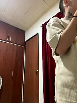 Snapshot of davidxxx_2012 chatting on 30, 10, 2025 davidxxx 2012 online show from 30, 10, 2025