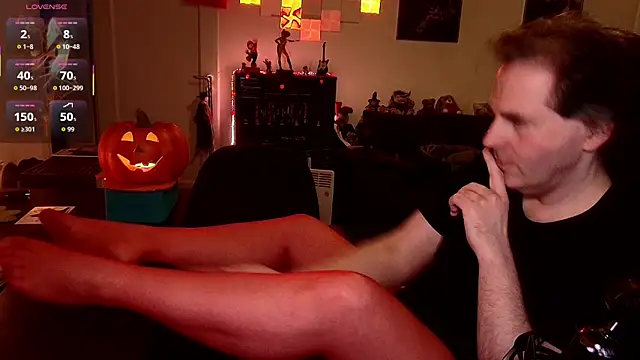 Snapshot of SexyGamerAndy chatting on 31, 10, 2025 SexyGamerAndy online show from 31, 10, 2025