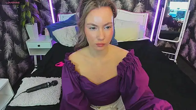 Snapshot of _BellaClark chatting on 17, 5, 2026 BellaClark online show from 17, 5, 2026