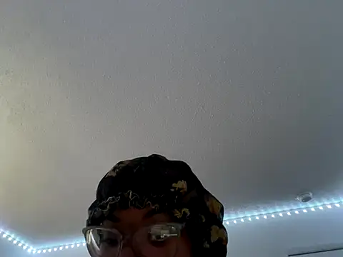 twerkaholic120 online show from 6, 11, 2025