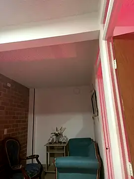 SiaraRealist online show from 8, 11, 2025