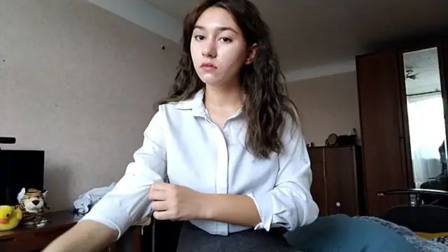 MiaLovelyOne online show from 7, 10, 2025